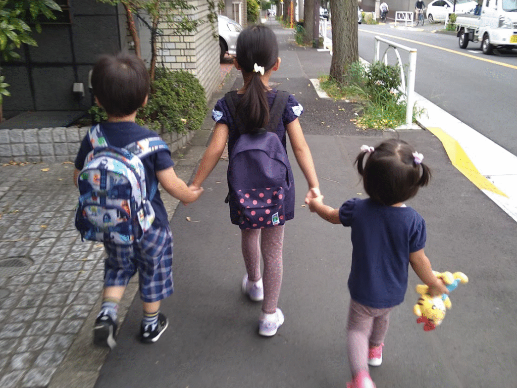 社畜の母の心の支え、3人仲良く保育園へ